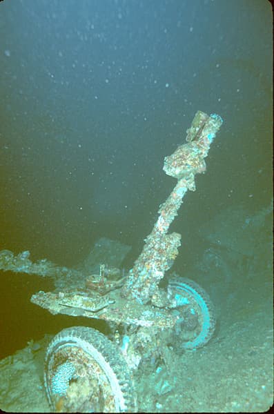 Artillery piece on the deck of the Nippo Maru, Chuuk